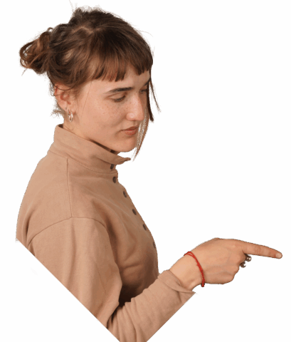 Student van creatie vakman wijst naar werkstuk