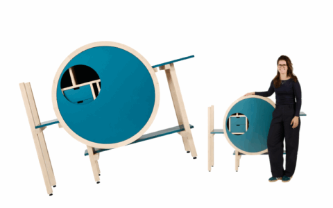 Examenstudent meubelmaker exposeert met werkstuk